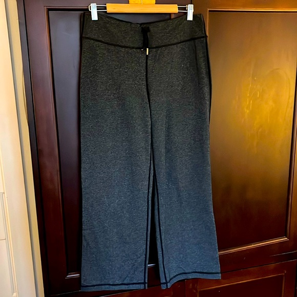 Lululemon Relaxed Fit Pant in Heathered Deep Coal size 12 - Picture 1 of 5